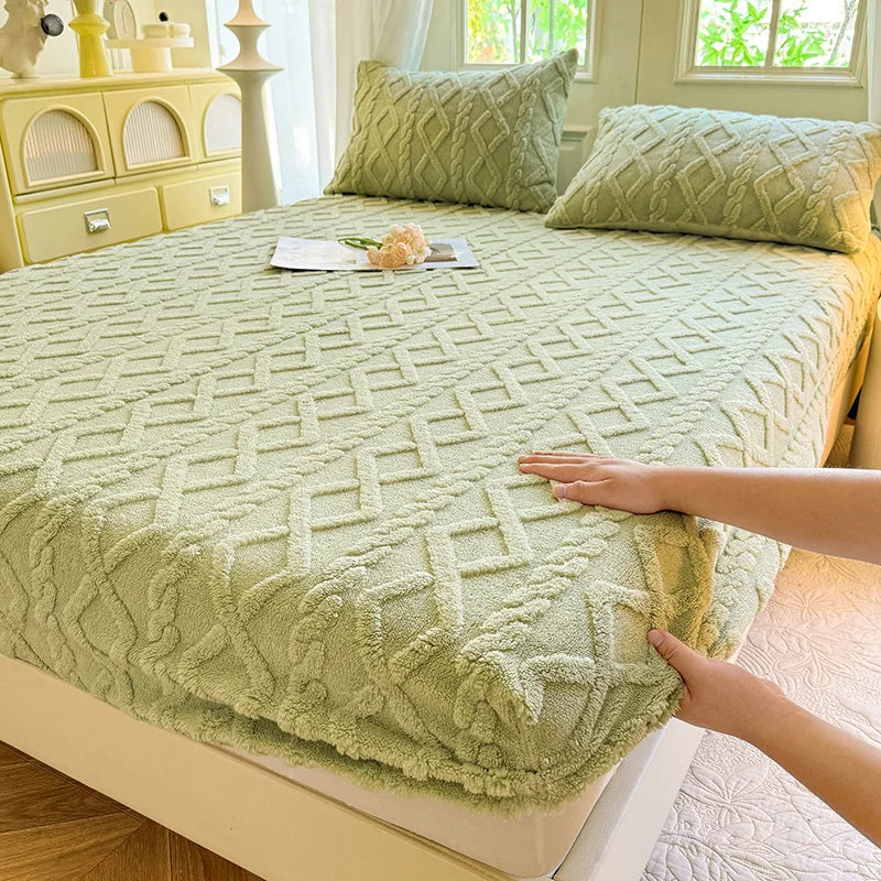 Jacquard Bed Cover Embossed Velvet Mattress Cover Bedsheet Mattress Protector Winter Warm Fitted Sheet Mattress Pad Thickened